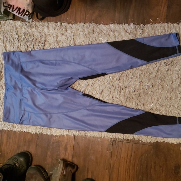 BCBGMAXAZRIA LEGGINGS - Picture 3 of 7